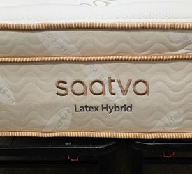 Like New! Saatva Latex Hybrid King Mattress - Delivery Available