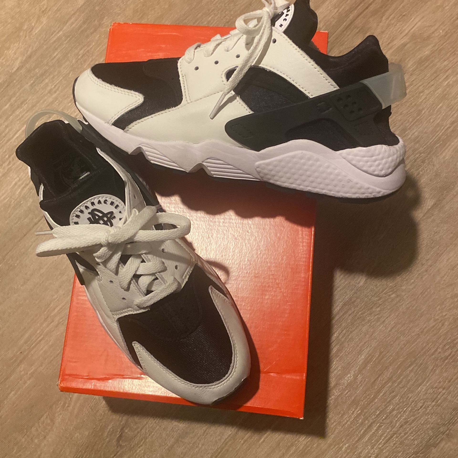 Nike Air Huarache Men’s 8