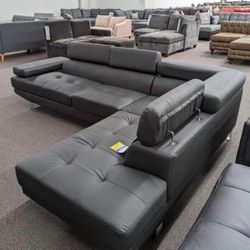 New Sectional Couch! Free Delivery 🚚! Financing Available! 