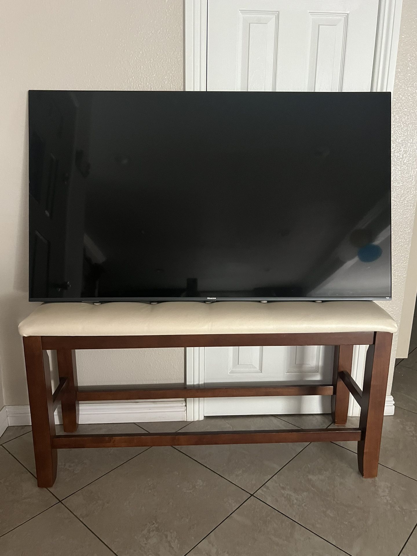 Hisense - 58" Class U6 Series Quantum 4K ULED Fire TV (2023)
