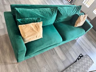 Green Shumpert 81.5 Velvet Sofa
