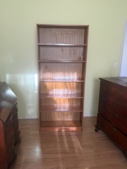 ❤️  Books?   Tall bookshelf w 6 shelves