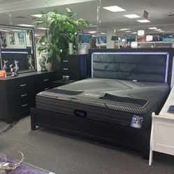 Beautiful Black 5pc Bedroom Set 