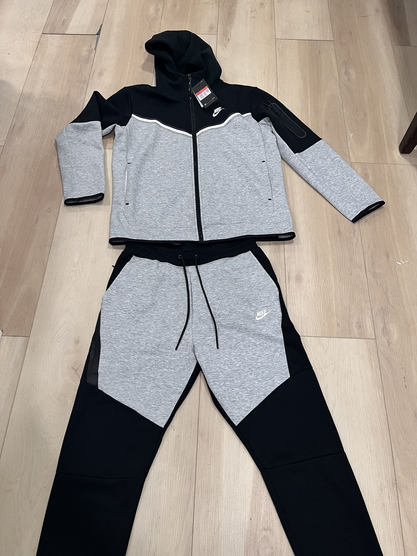 Nike Tech ' Grey Black'
