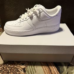 ALL WHTE AIR FORCE ONES $90