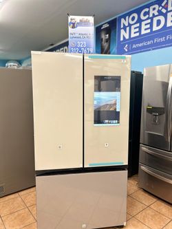 Samsung Refrigerator 30 Cu. Ft. Family Hub with Beverage Center 