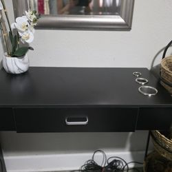 Hair Stylist Workstation