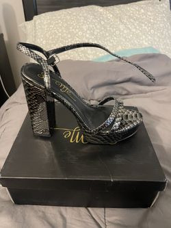 Shiny Faux Snake Pattern Platform Heels 