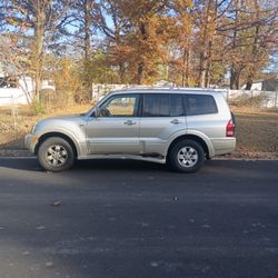 2003 Mitsubishi Montero