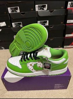 SB Dunk Low Supreme Stars Mean Green DH3228-101 Size 12 Brand New