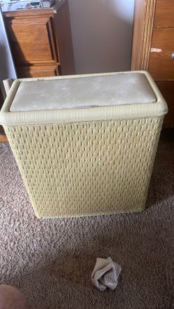 Vintage hamper
