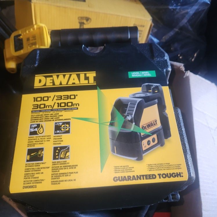 Firm Price🛑 Dewalt AA Batteries Green Laser Vertical Horizontal Open Box. Precio firme🛑