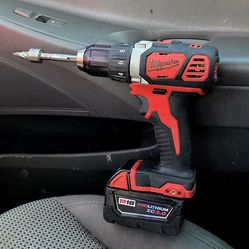 M18 18V Lithium- lon Cordless 1/2 Drill Driver and battery 5ah