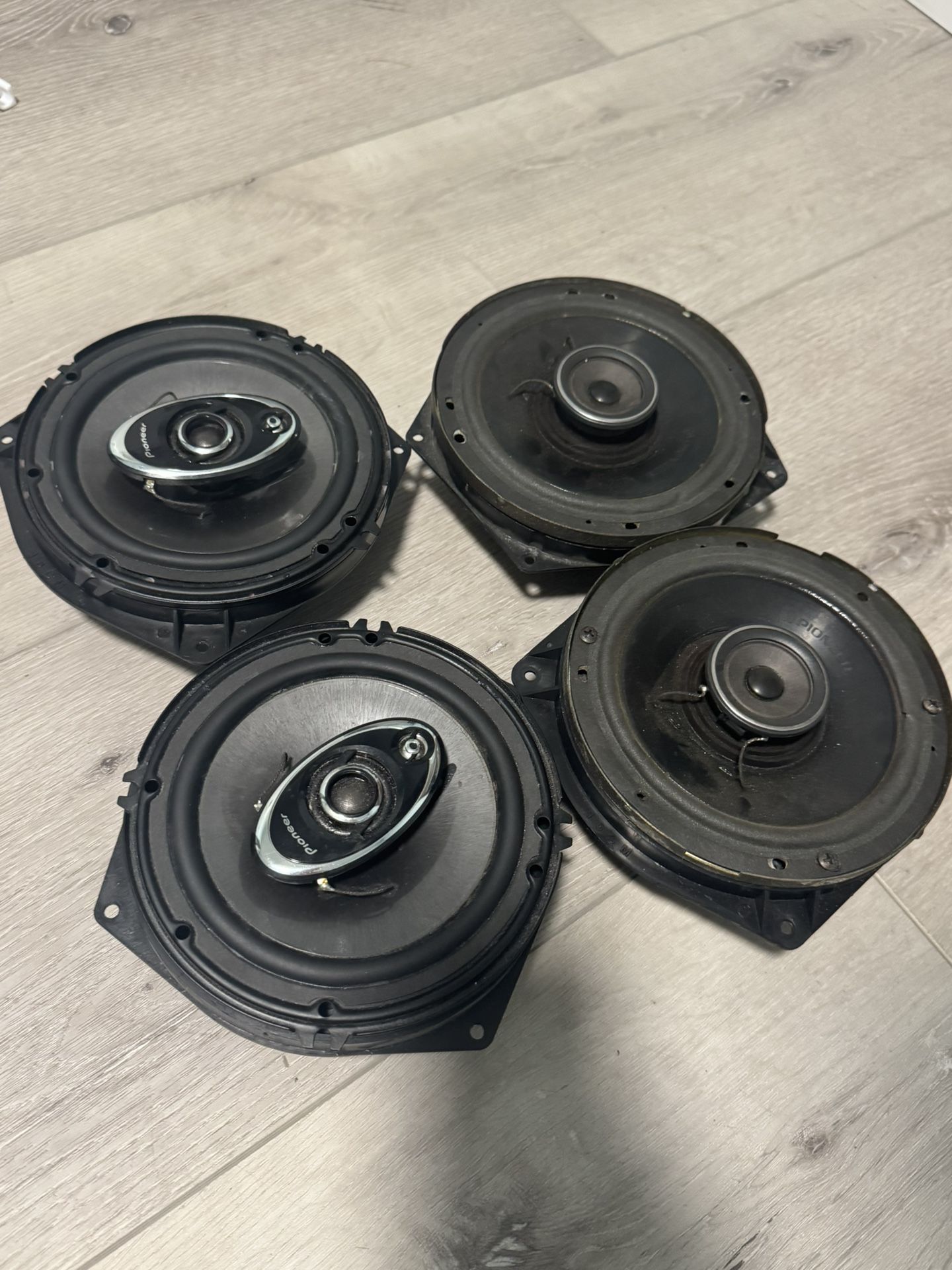 4 Pioneer Car Speakers