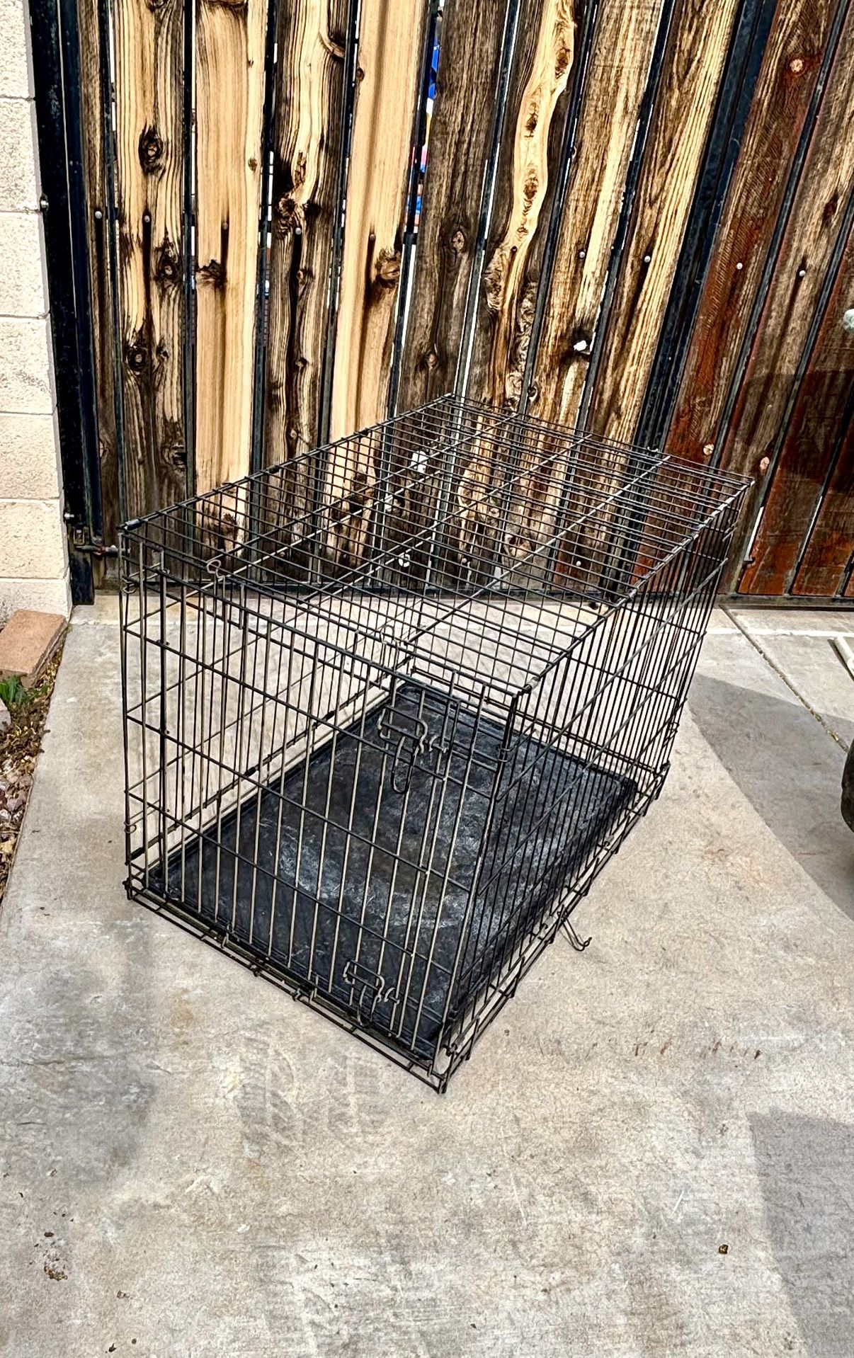 Dog Kennel With Removable Tray
