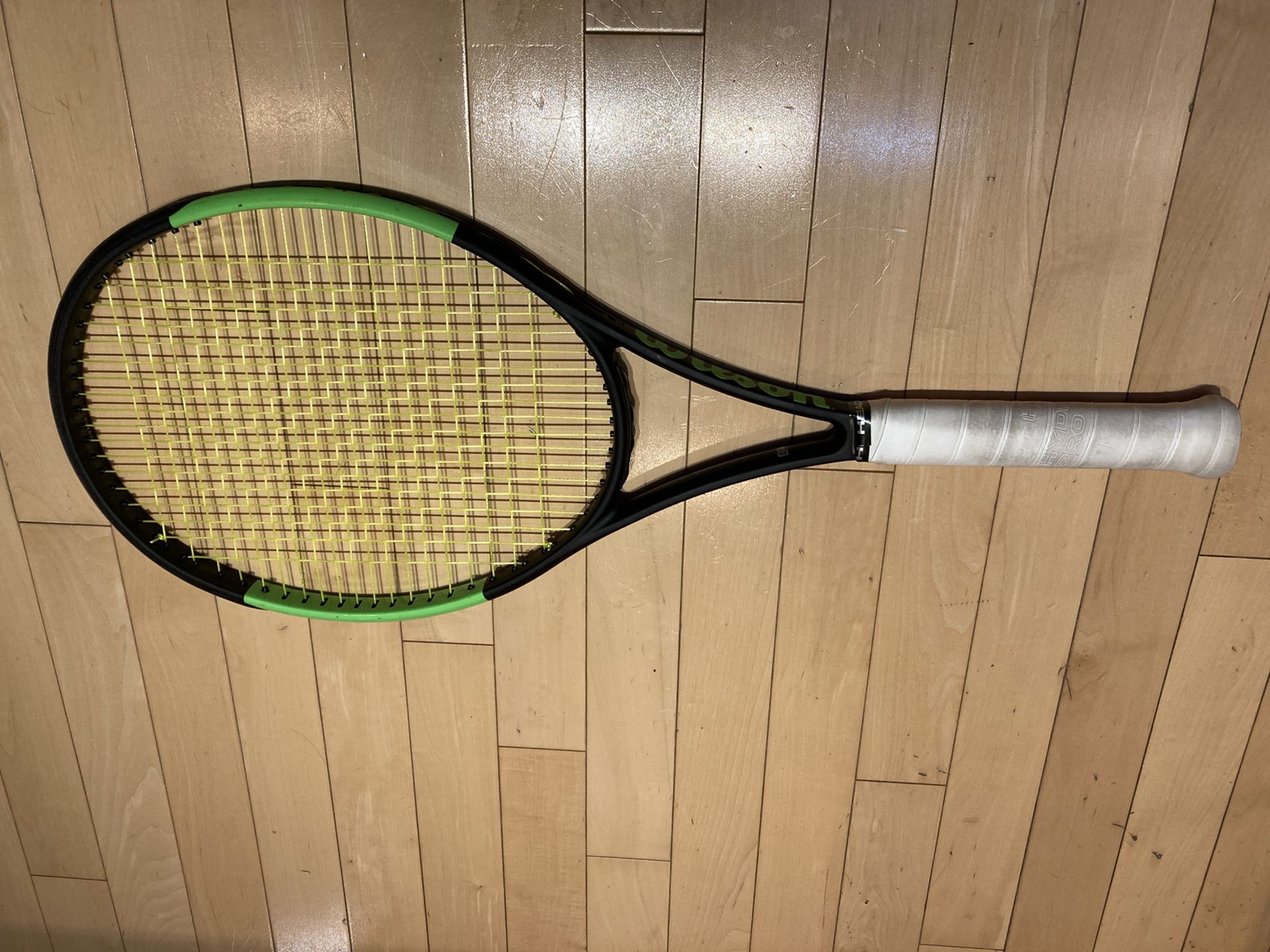 Wilson Blade 104 V6 Tennis Racquet 4 1/4