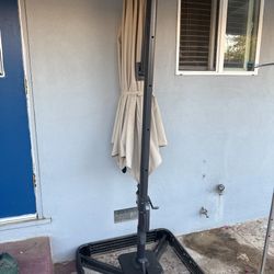 Patio/Pool Umbrella with sandbags 