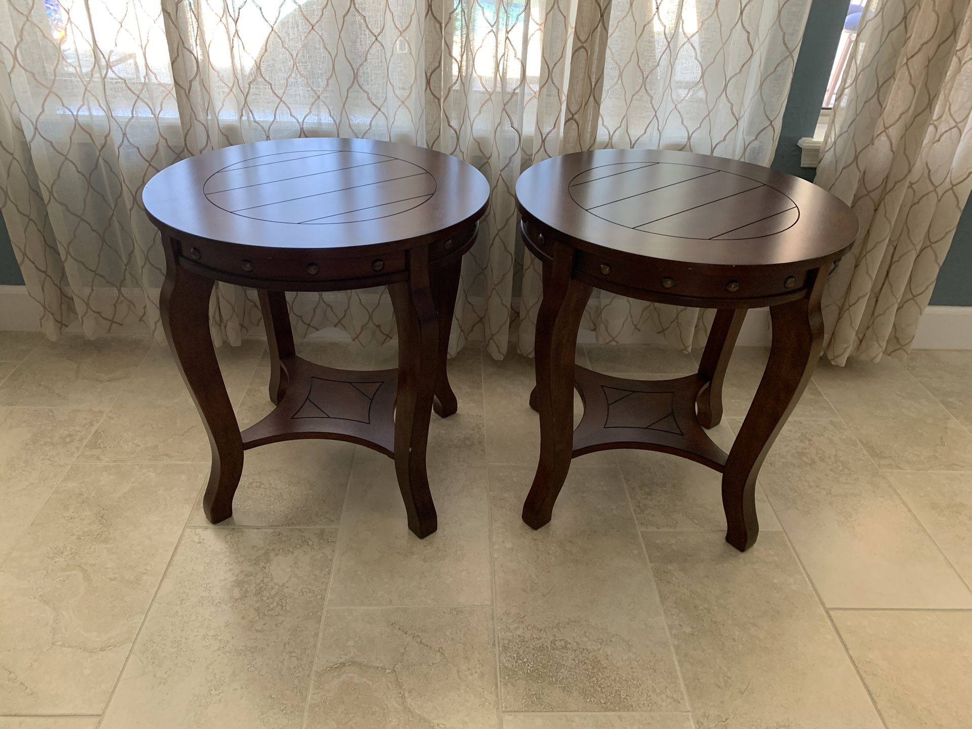2 End tables