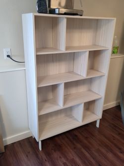 White/grey bookshelf