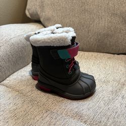 Toddler Girls Snow Boots size 5c 
