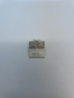 10k Gold Diamond Earrings. New.