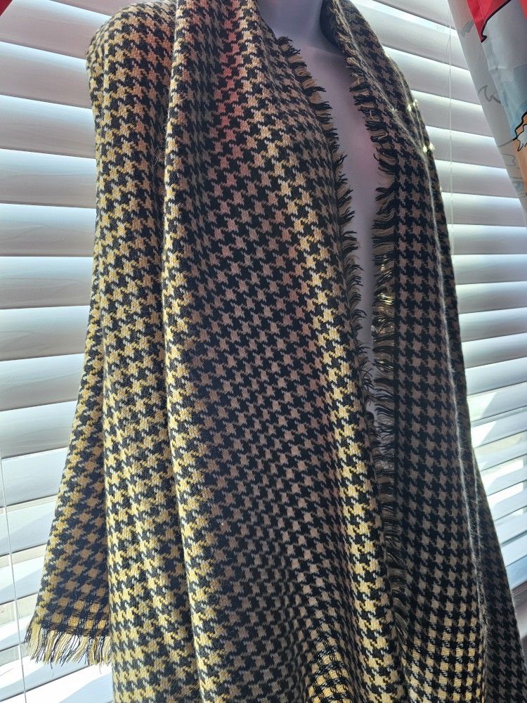$10.00 - Large Winter Scarf Or Shawl By Zara! Gorgeous Colors! Elegant Pattern!