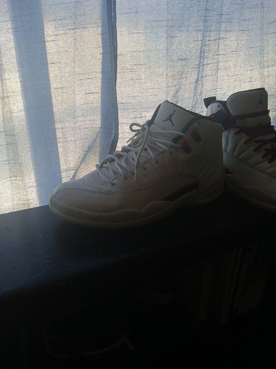 Jordan 12 Red And White 