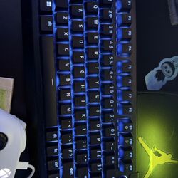 Black widow v4 razer keyboard