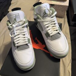 Jordan 4 SEAFOAM