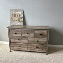 4pc Bedroom Furniture set ($375)