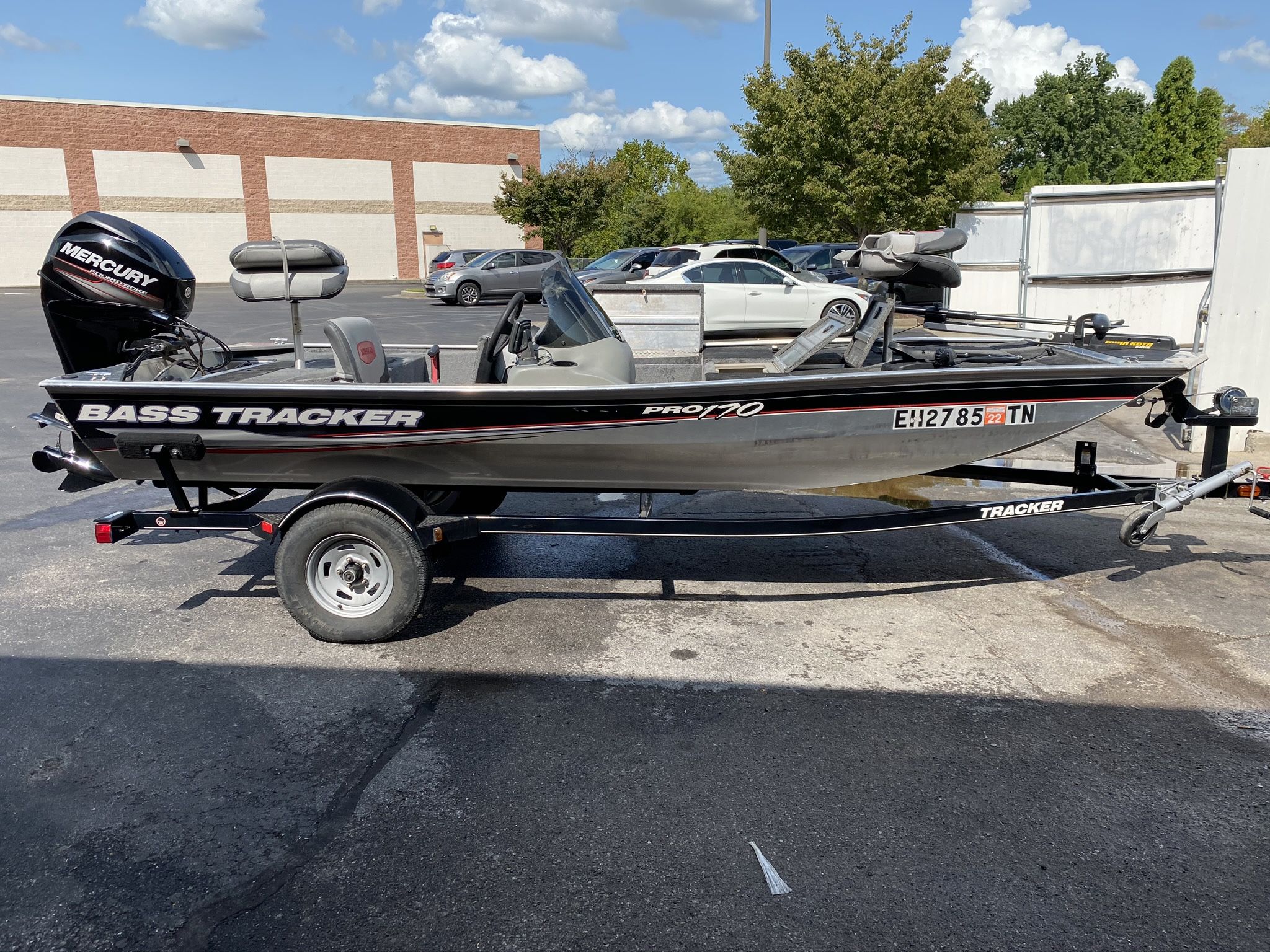 Tracker Pro 170 Fishing Boat