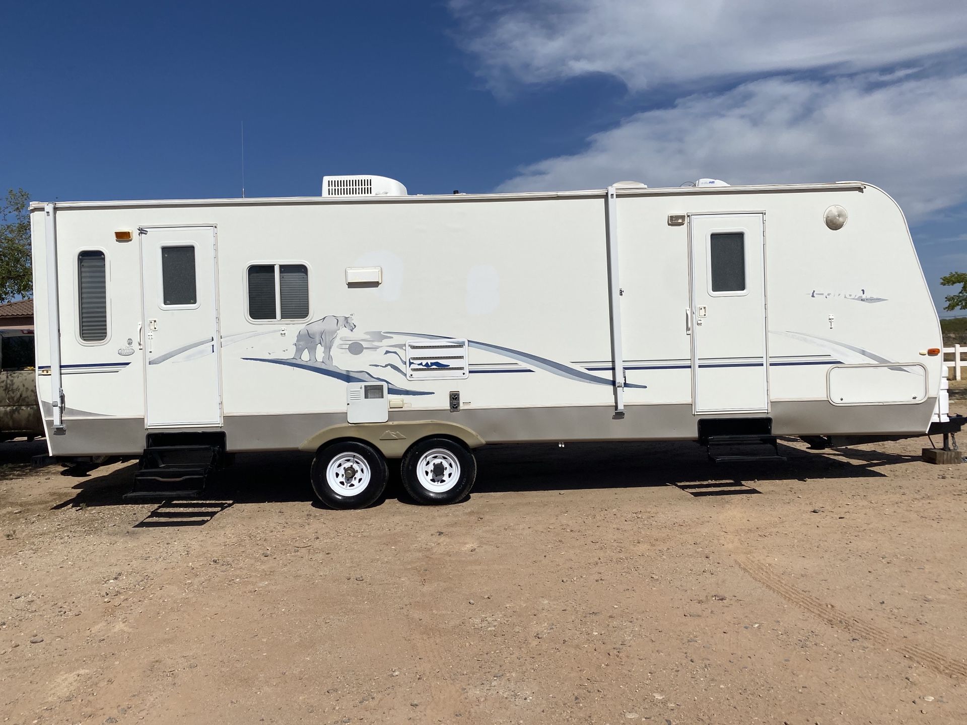 I am selling my 2005 Cougar keystone 31 foot travel trailer in great I am selling my 2005 Cougar keystone 31 foot travel trailer in great
