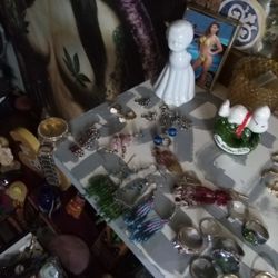 A Bunch Of Jewelry And Stuff 