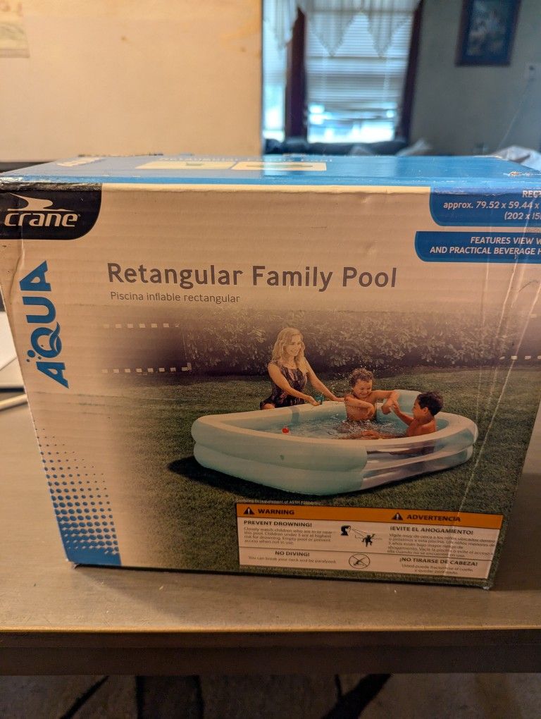 Crane Rectangular Family Pool