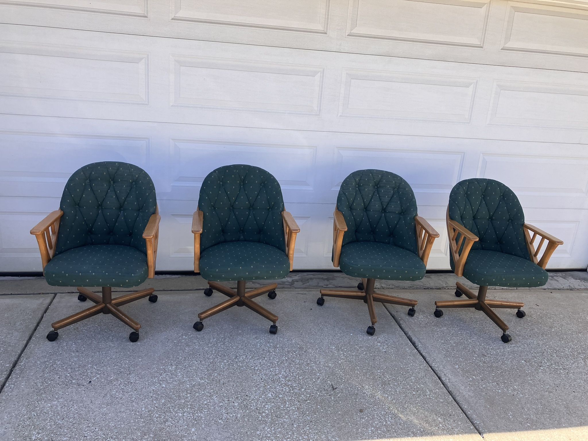 Chromcraft Swivel Tilt Caster, Casual Dining Chairs (4)