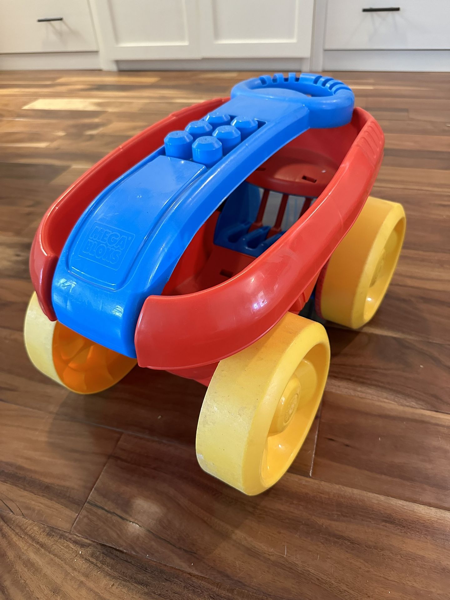 Mega bloks block scooping wagon