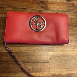 Women’s beautiful, red wallet, plenty of compartments great condition