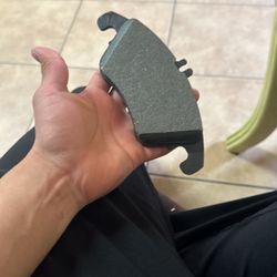 Front Brake Pads For Mercedes C250