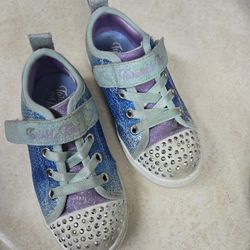 Twinkle Toes Tennis Shoes - size 10 Kids