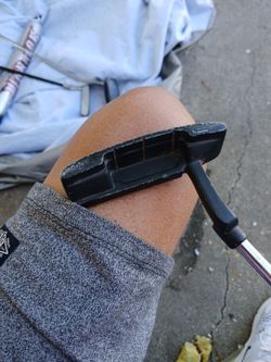 Black-Style Putter Head With A Black Shape