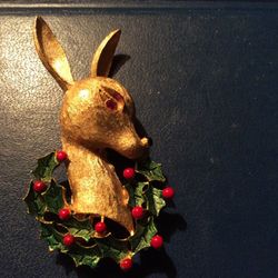 Vintage Cute Deer Christmas Wreath Pin Brooch - 60’s-70’s 