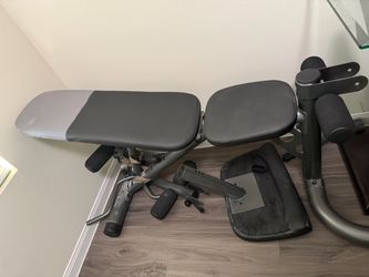 Adjustable Weight Bench with Leg Extension