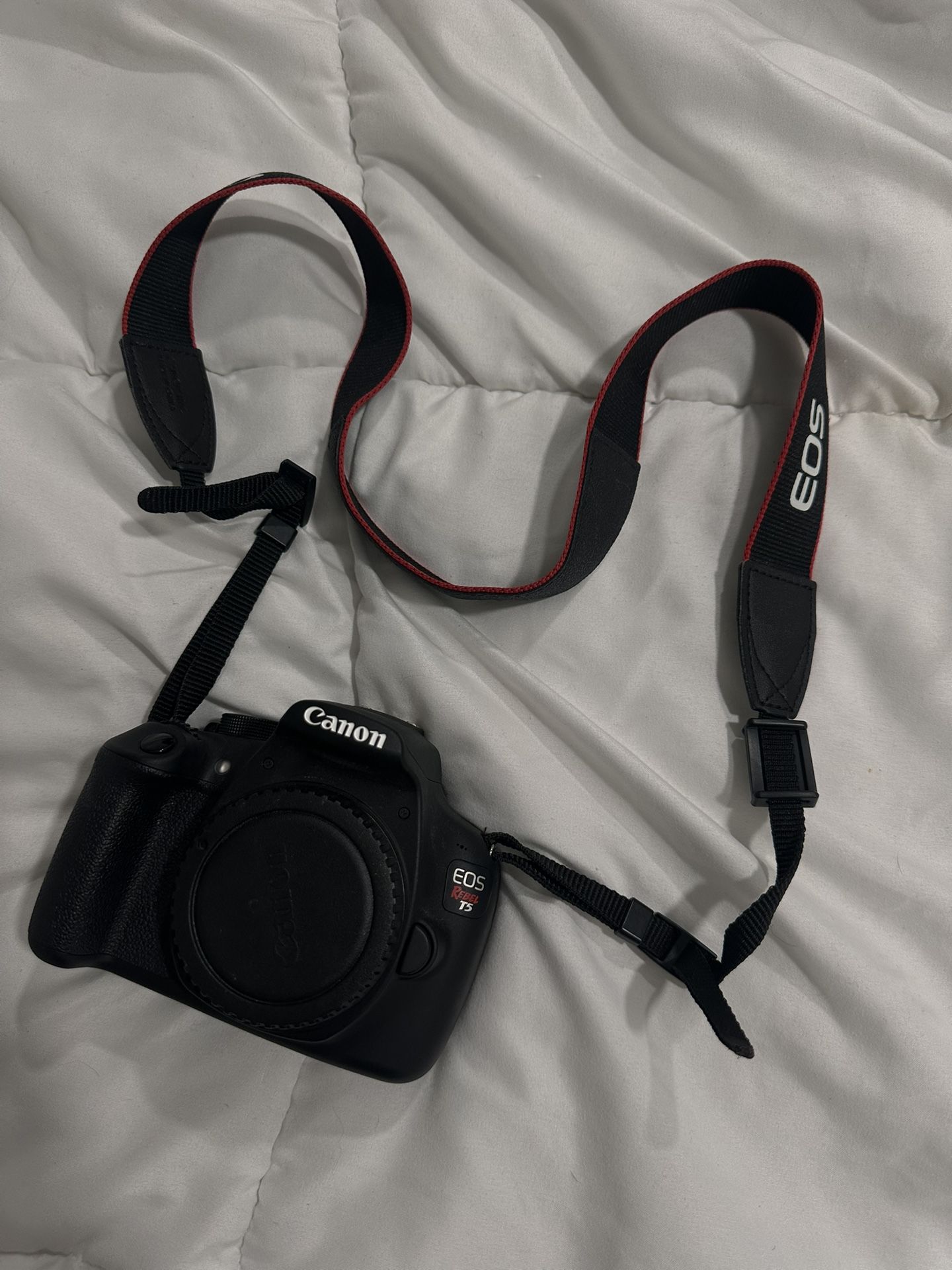 Canon Rebel T5 With 2 Camera Lens