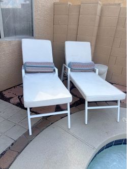 Chaise Chairs