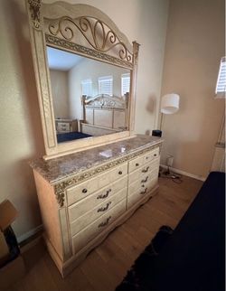 ENTIRE KING SIZE BEDROOM SET