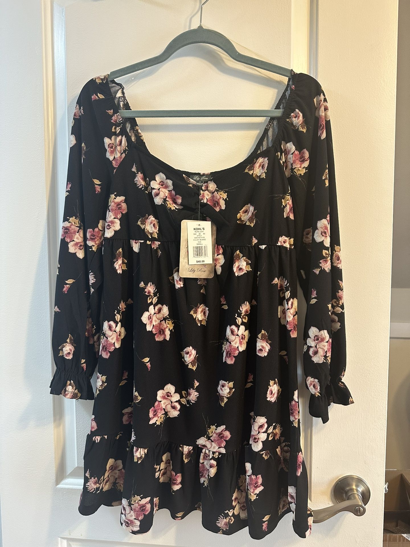 Juniors Dress Size Small Brand New 