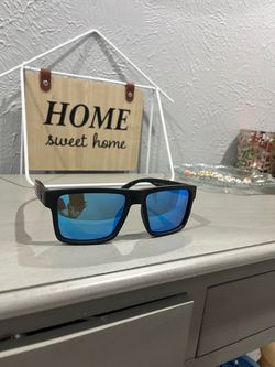 Polarized sunglasses with American flag