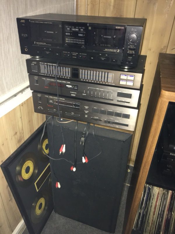 Vintage JvC Home Stereo System And acoustic Speakers set