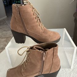 Boots Women’s Size 8.5