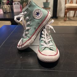Girl converse shoes, size 11 C
